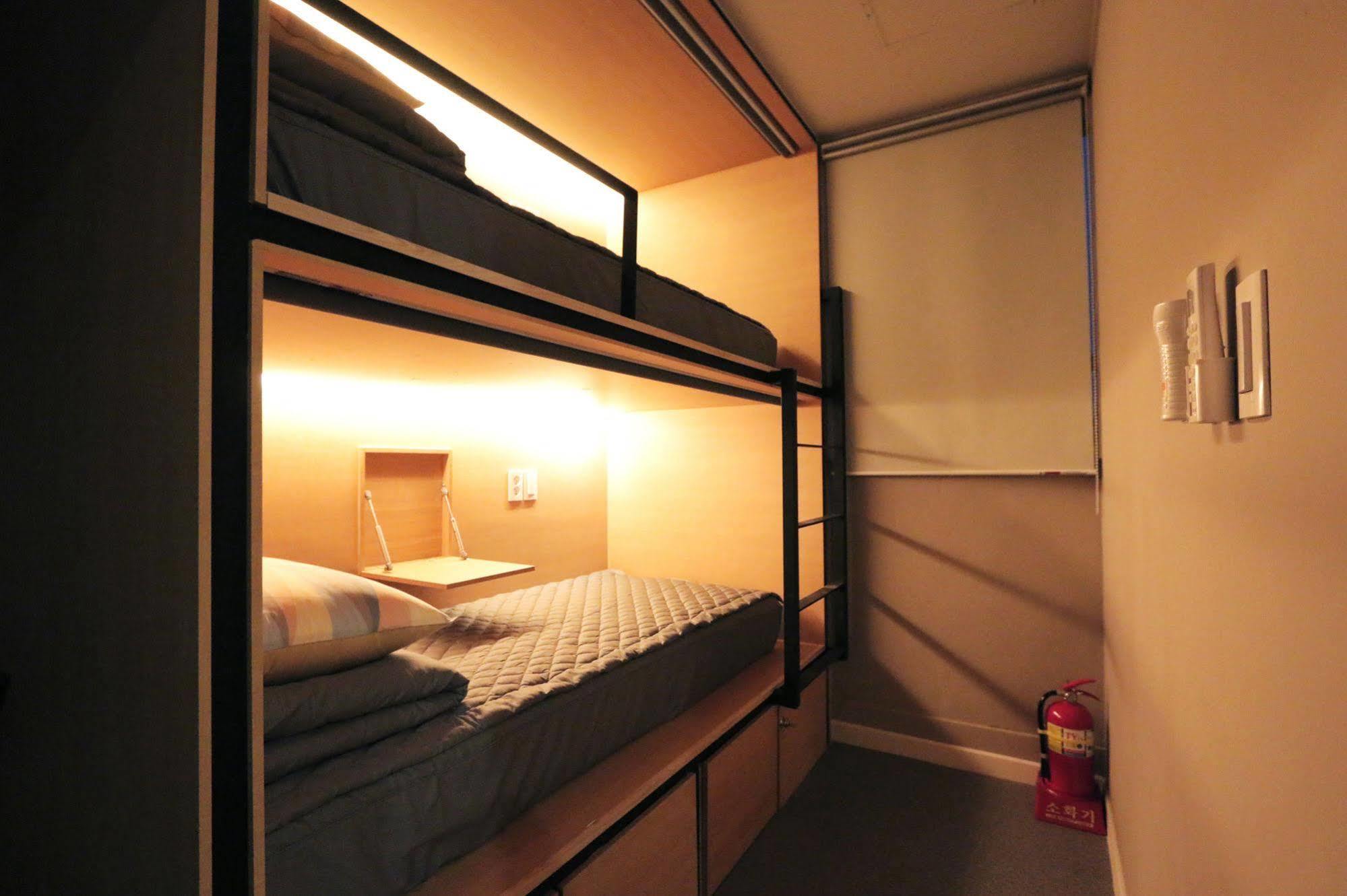 Blueboat Hostel Gyeongju Ngoại thất bức ảnh