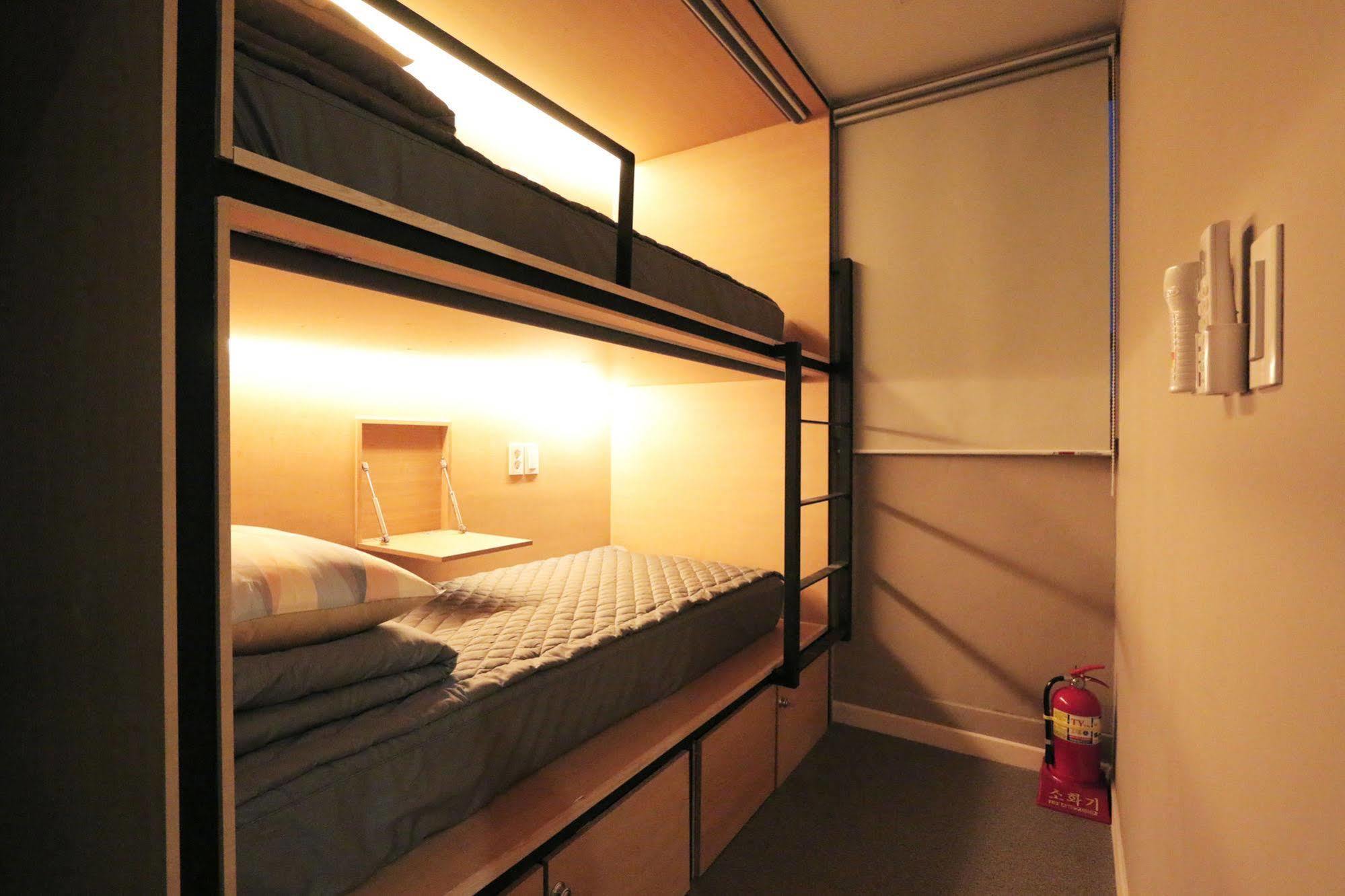 Blueboat Hostel Gyeongju Ngoại thất bức ảnh