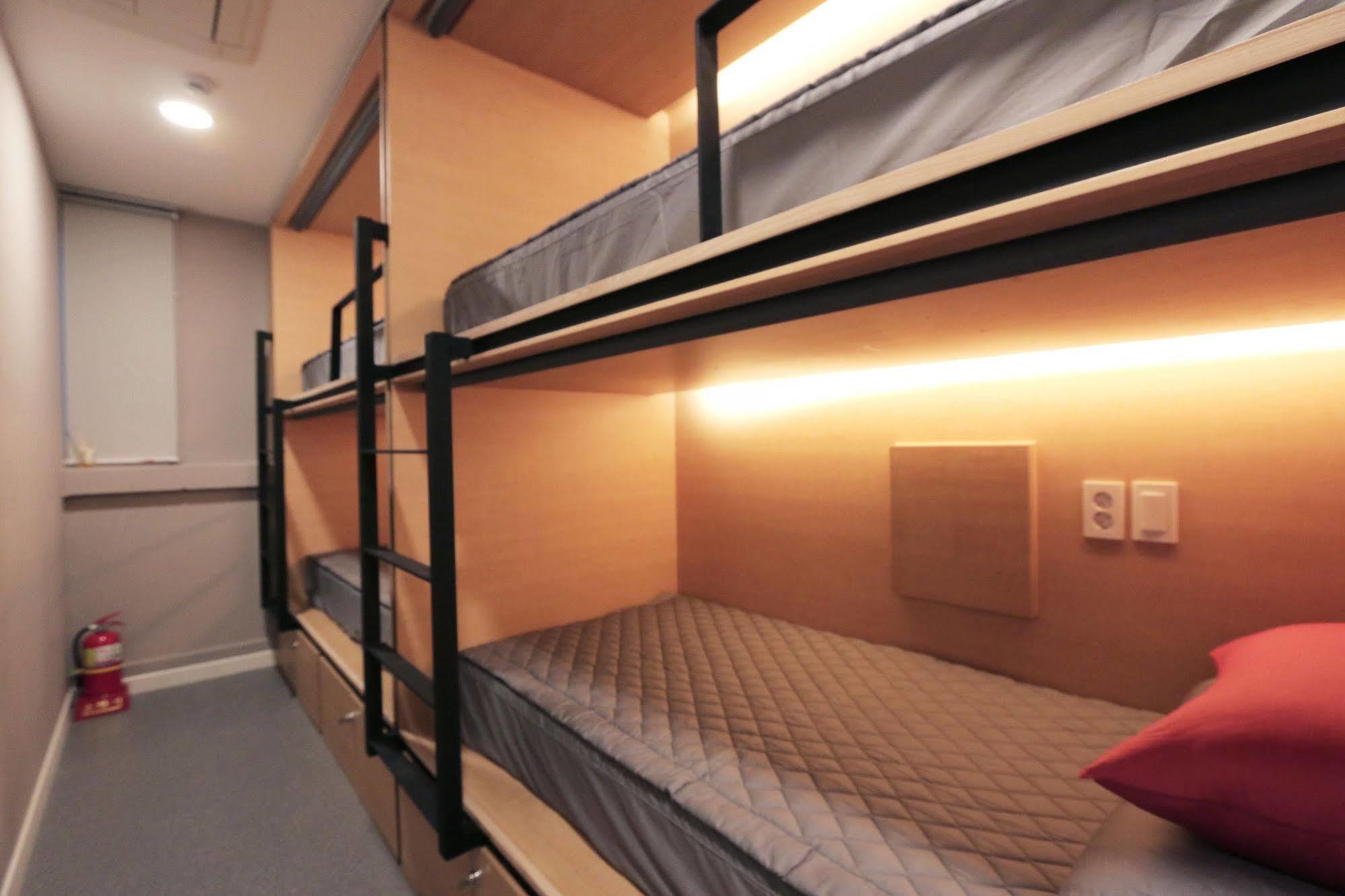 Blueboat Hostel Gyeongju Ngoại thất bức ảnh